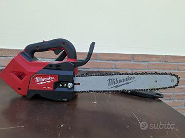 Motosega Milwaukee batteria