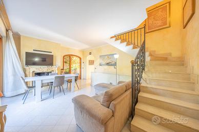 PORZIONE DI TRIFAMILIARE A GROTTAFERRATA