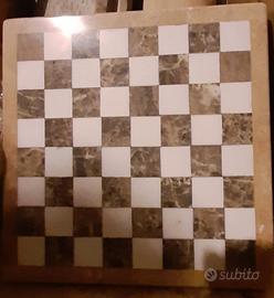 Dama, tavolino mosaico