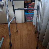 Deambulatore in alluminio