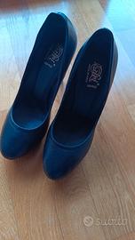 Scarpe donna Luri décolleté nere vera pelle. TG 40