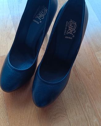 Scarpe donna Luri décolleté nere vera pelle. TG 40