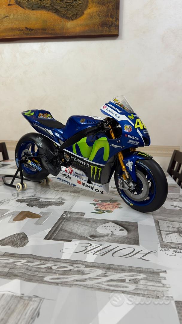 DIE CAST CASCHI DI VALENTINO ROSSI 1/5  MUGELLO 2017  - Rabbit Collection