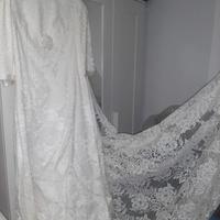 Abito da sposa bianco con pizzo