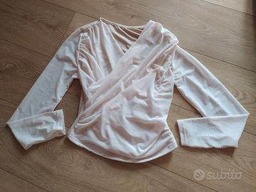 top in rete scollo V con incrocio e plissettatura