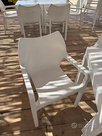 Poltroncine bianche da esterno