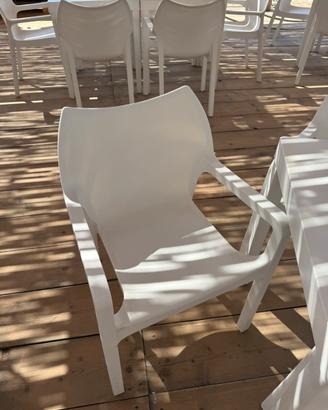 Poltroncine bianche da esterno