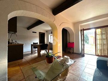 CASA SEMINDIPENDENTE A TORTONA