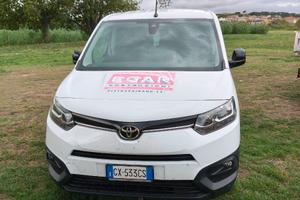 Toyota proace city con 2 porte scorrevoli