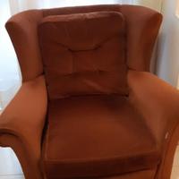 Comodo divano e 2 poltrone con rotelle marroni