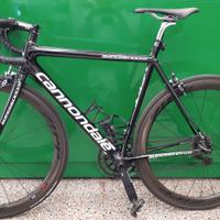 Bicicletta Cannondale in carbonio