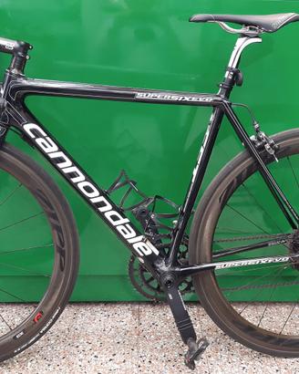 Bicicletta Cannondale in carbonio