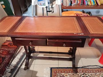 Antico tavolo da gioco per bambini