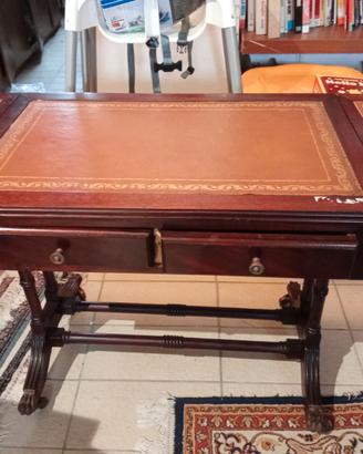 Antico tavolo da gioco per bambini