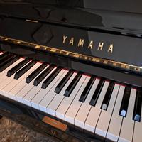 Pianoforte verticale Yamaha