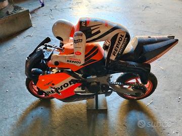 Honda RC 211v Valentino rossi a scoppio 