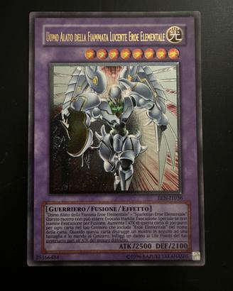 Uomo alato della fiammata lucente eroe el ULTIMATE