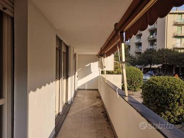Appartamento di 120 m² con 5 locali e box auto a S