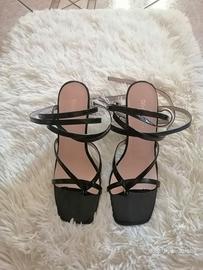 Sandali da donna neri con tacco quadrato e lacci