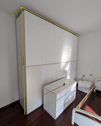Camera da letto bianca