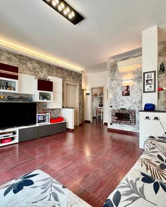 Trilocale ristrutturato con box auto in zona osped