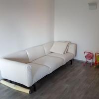 Divano 3 posti Knoll modello Avio con pouf