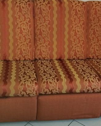 Divano vintage con meccanismo relax