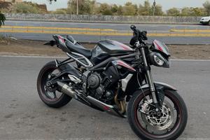 Triumph street triple 765 RS
