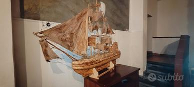 Veliero artigianale fatto a mano 
