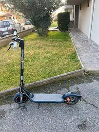 Monopattino elettrico, Segway Ninebot F45E