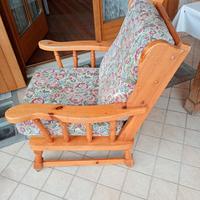 Poltrona vintage in legno massello