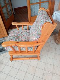 Poltrona vintage in legno massello
