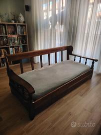 Divano in legno