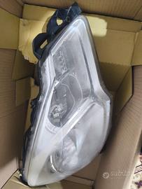 Faro anteriore destro c3