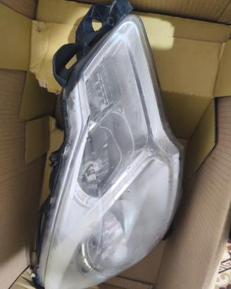 Faro anteriore destro c3