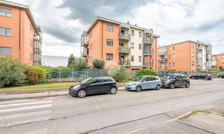 5 LOCALI A VENARIA REALE