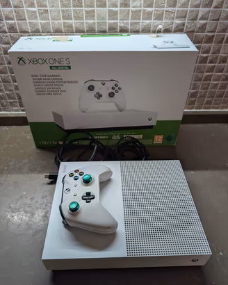 Xbox One S All Digital 1TB + controller + scatola