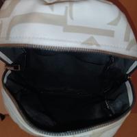 Zainetto bianco con scritte color panna 