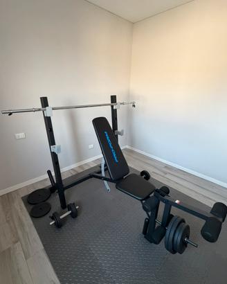 Panca palestra con pesi