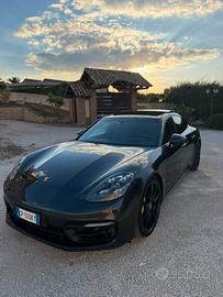Porsche panamera 4S E-hybrid 560cv