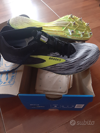 Scarpe chiodate corsa