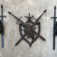 Spade con stemma araldico in ferro