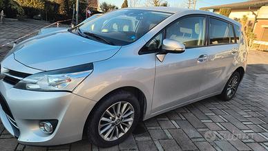 Toyota Verso 1.6 TD per ricambi