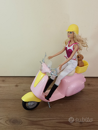 Barbie con Scooter e cagnolino
