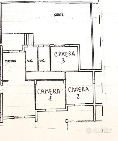 Piano rialzato di 4 vani con spazio esterno