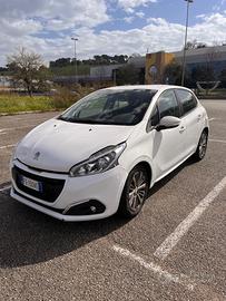 Peugeot 208 - 2015