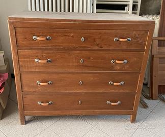 Comò vintage in legno a 4 cassettoni