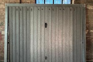 Porta Basculante per Garage, Rimesse e Box Auto