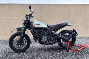Moto ducati scrambler urban enduro