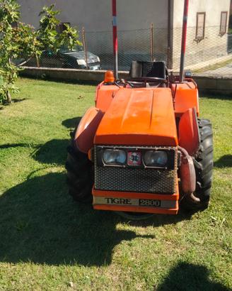 Trattore agricolo Carraro 